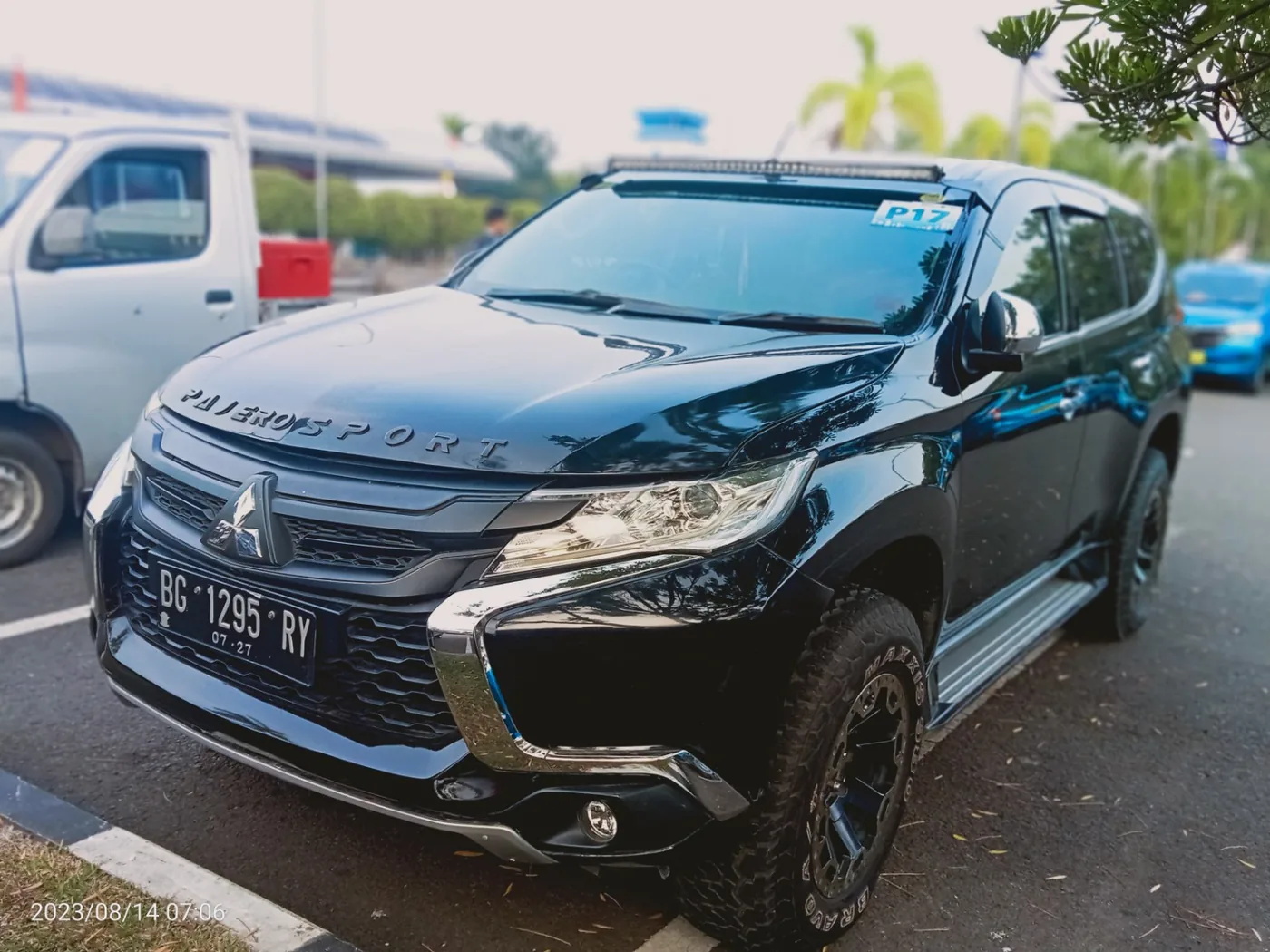 Foto armada Pajero 4x4 Aries Rentcar