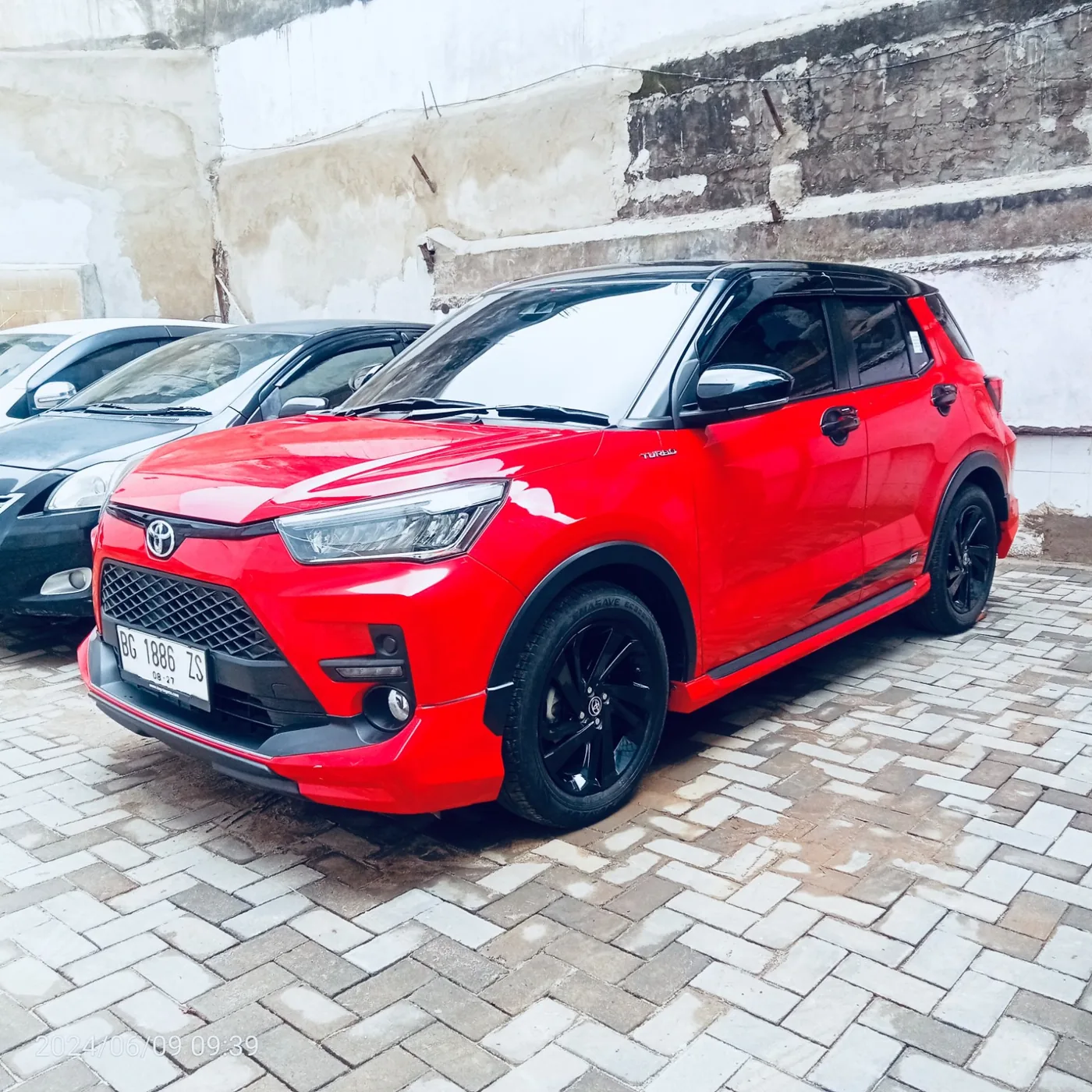 Foto armada Toyota Raize Aries Rentcar